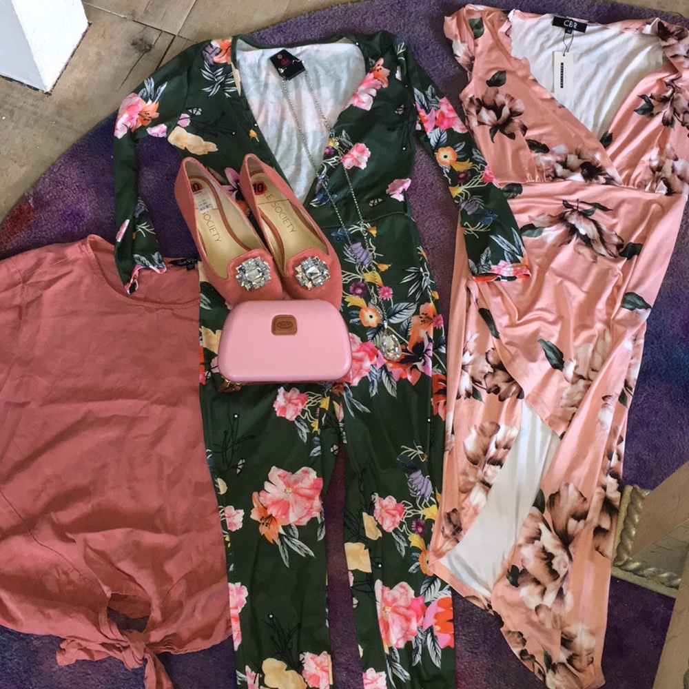 6 items‼️‼️